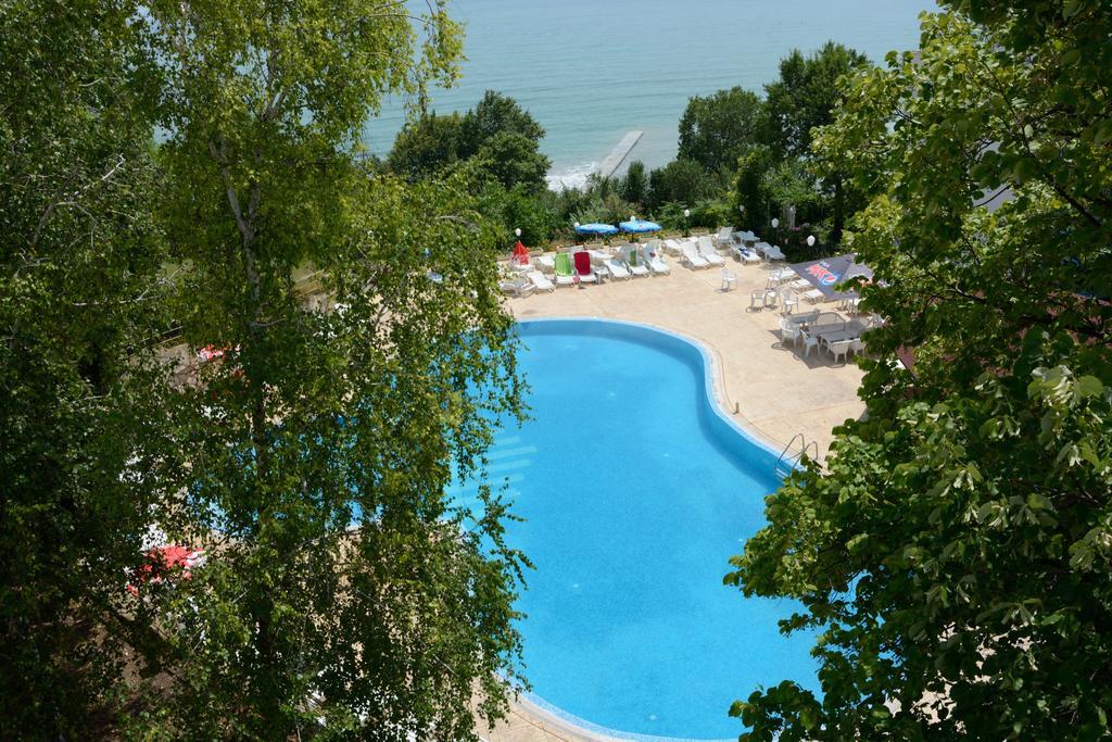 Ahilea Hotel - Free Pool Access Baltjik Exteriör bild