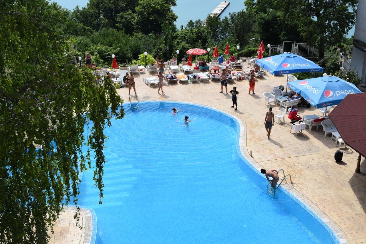Ahilea Hotel - Free Pool Access Baltjik Exteriör bild