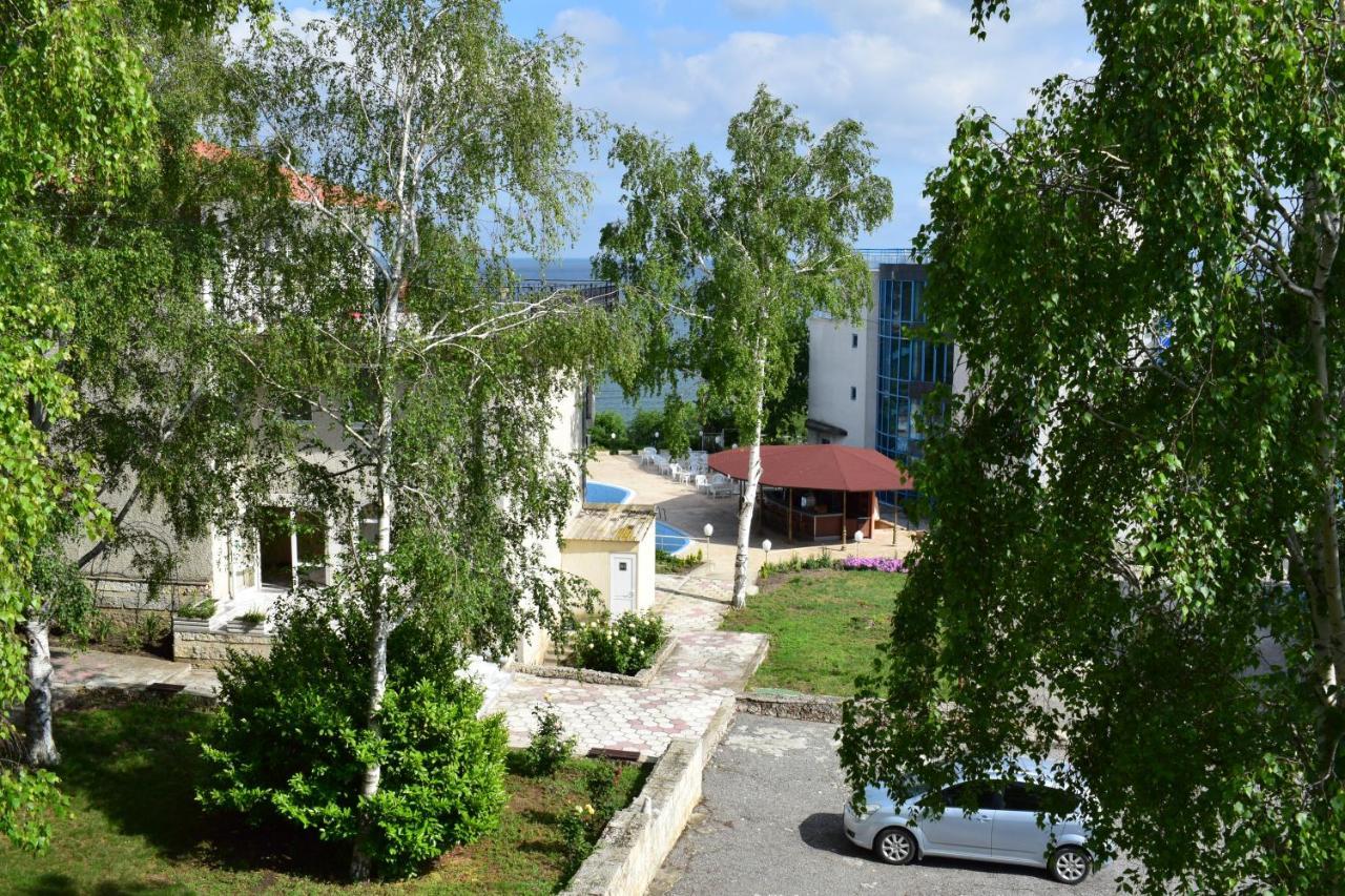 Ahilea Hotel - Free Pool Access Baltjik Exteriör bild