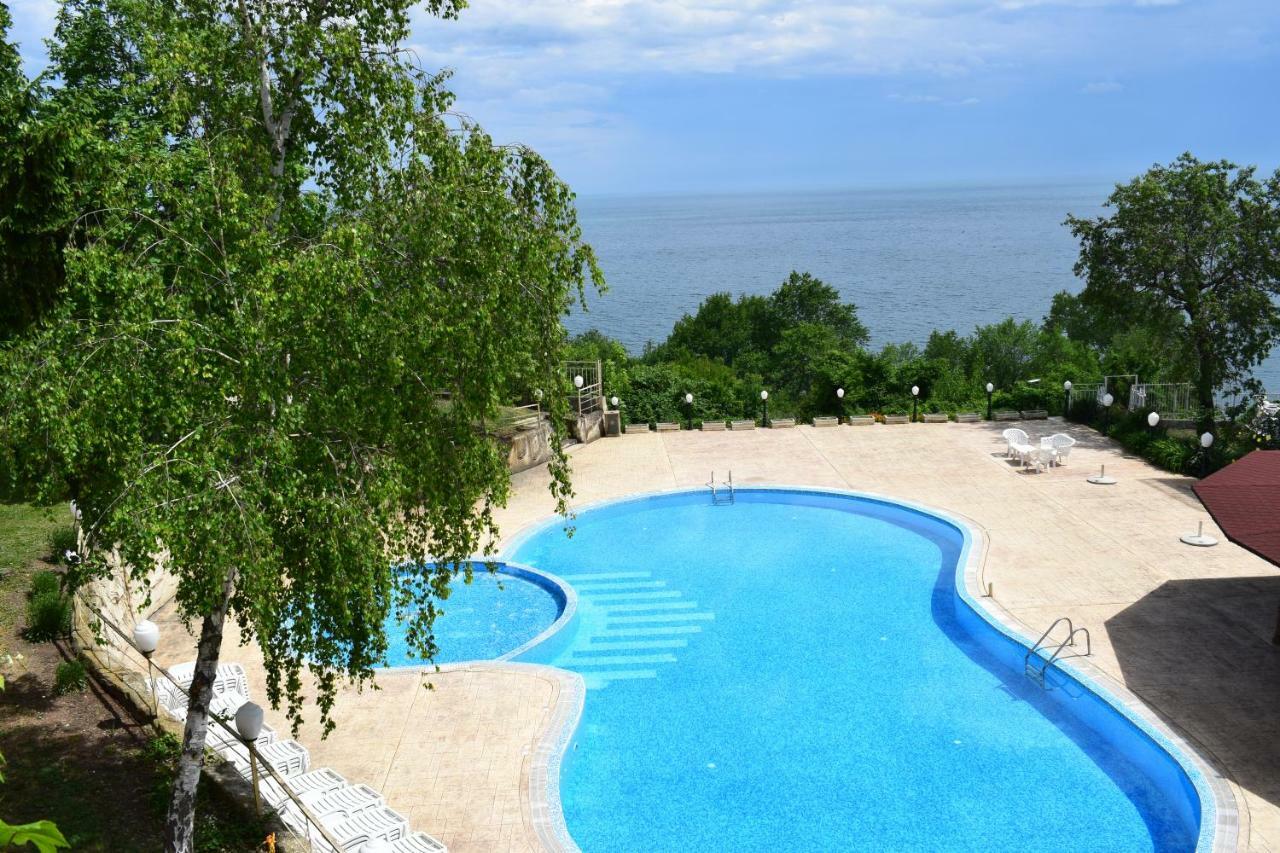 Ahilea Hotel - Free Pool Access Baltjik Exteriör bild