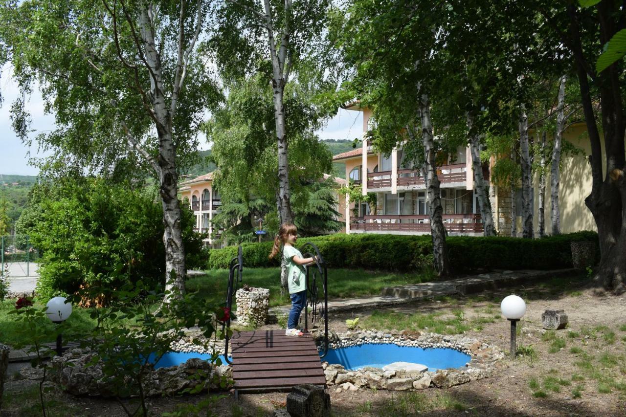 Ahilea Hotel - Free Pool Access Baltjik Exteriör bild