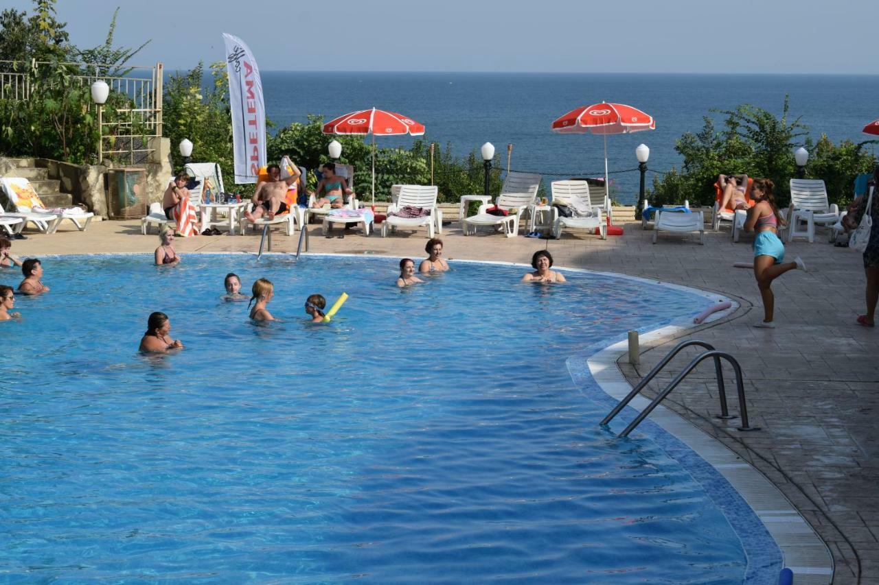 Ahilea Hotel - Free Pool Access Baltjik Exteriör bild
